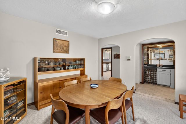 7040 N 11TH Avenue, Phoenix, AZ 85021