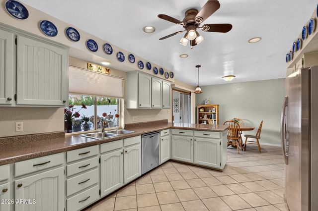 7040 N 11TH Avenue, Phoenix, AZ 85021