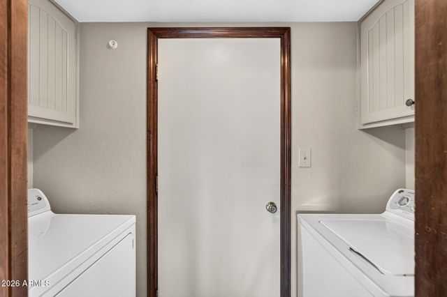 7040 N 11TH Avenue, Phoenix, AZ 85021
