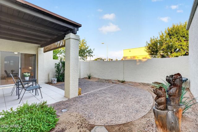 7040 N 11TH Avenue, Phoenix, AZ 85021