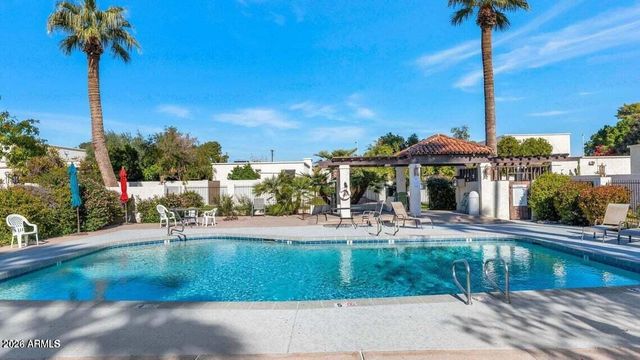 7040 N 11TH Avenue, Phoenix, AZ 85021