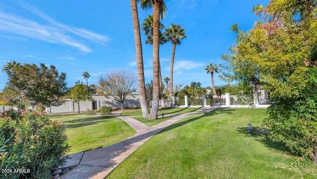 7040 N 11TH Avenue, Phoenix, AZ 85021