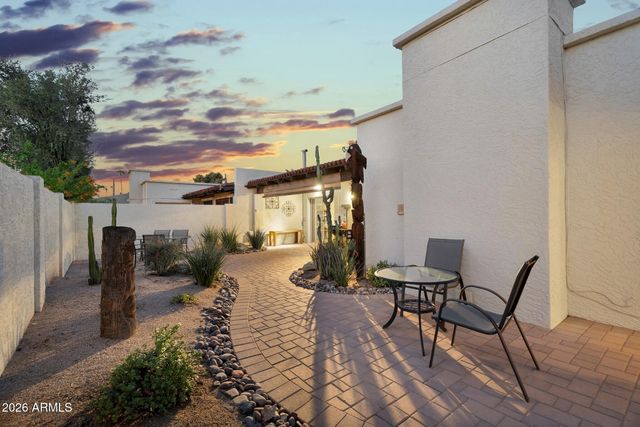 7040 N 11TH Avenue, Phoenix, AZ 85021