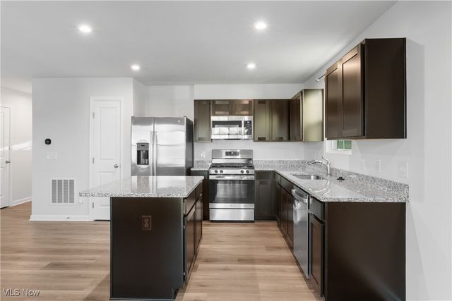 1783 Heron Creek Street NW, Massillon, OH 44647