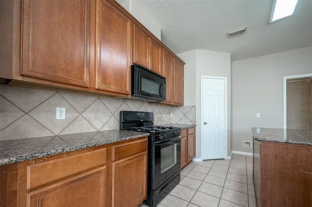 2118 Long Trail Path Court, Spring, TX 77373