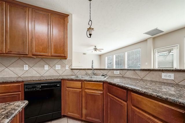 2118 Long Trail Path Court, Spring, TX 77373