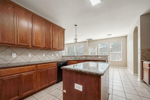 2118 Long Trail Path Court, Spring, TX 77373