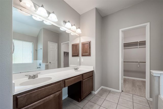 2118 Long Trail Path Court, Spring, TX 77373