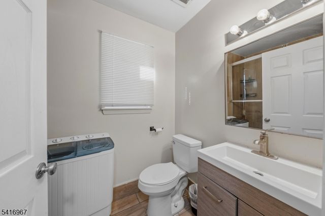 519 Maple Ave, Elizabeth City, NJ 07202