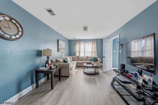 519 Maple Ave, Elizabeth City, NJ 07202