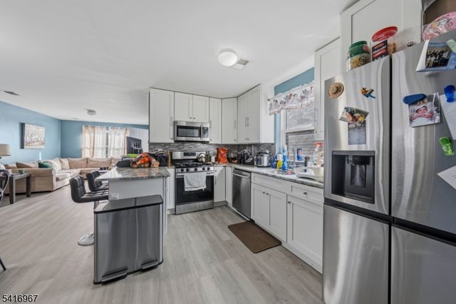 519 Maple Ave, Elizabeth City, NJ 07202