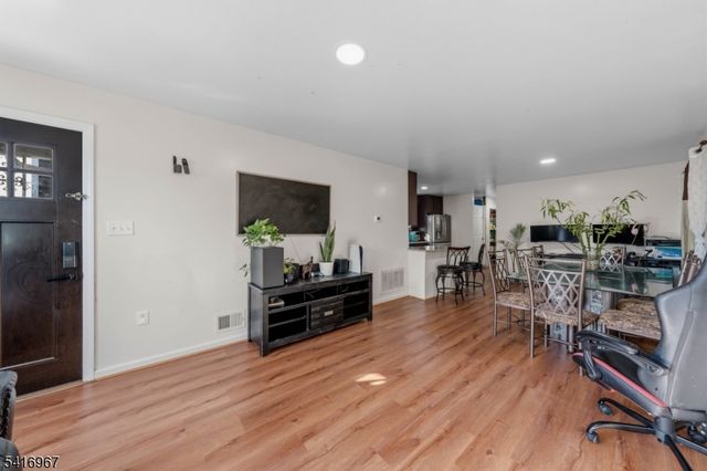 519 Maple Ave, Elizabeth City, NJ 07202