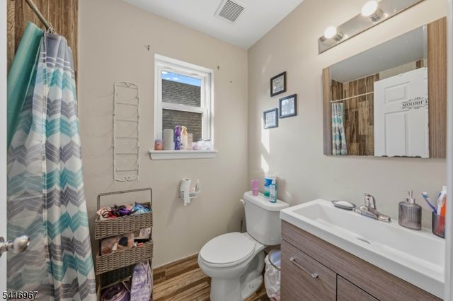 519 Maple Ave, Elizabeth City, NJ 07202