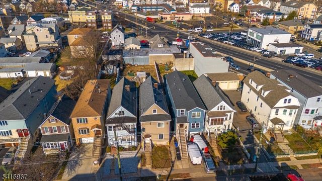 519 Maple Ave, Elizabeth City, NJ 07202