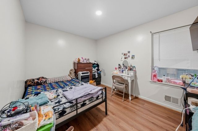 519 Maple Ave, Elizabeth City, NJ 07202