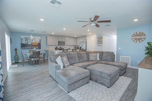 214 LINDA LANE, Auburndale, FL 33823