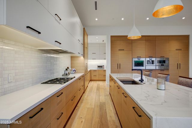 6930 E CACTUS WREN Road, Paradise Valley, AZ 85253