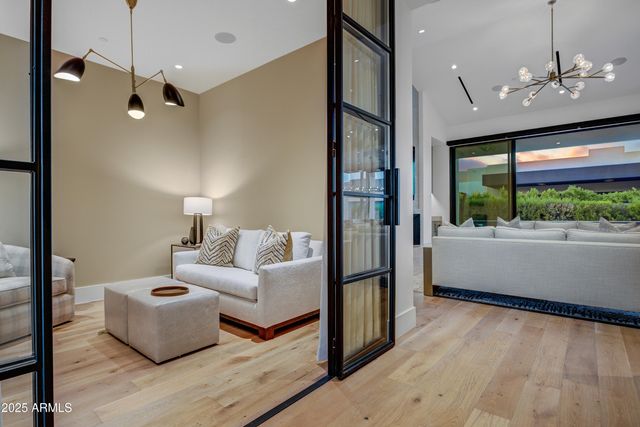 6930 E CACTUS WREN Road, Paradise Valley, AZ 85253