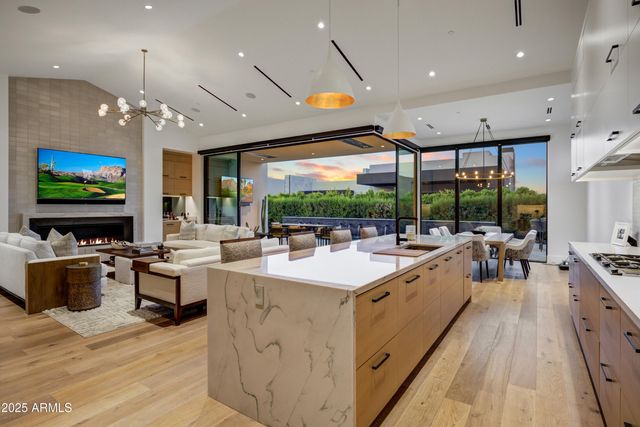 6930 E CACTUS WREN Road, Paradise Valley, AZ 85253