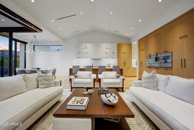 6930 E CACTUS WREN Road, Paradise Valley, AZ 85253