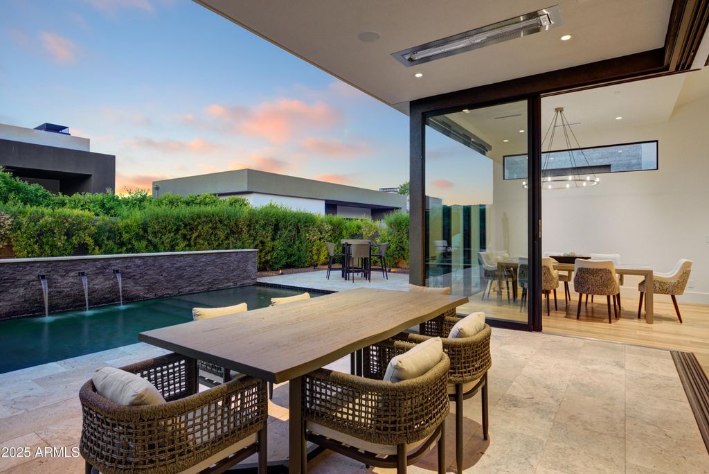 Image 23 of property listing at 6930 E CACTUS WREN Road, Paradise Valley, AZ 85253