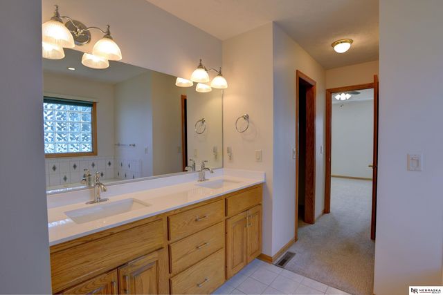 1250 Glenwood Court, Fremont, NE 68025