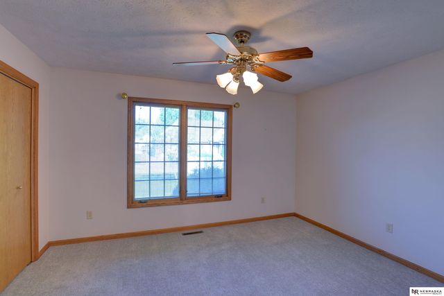 1250 Glenwood Court, Fremont, NE 68025