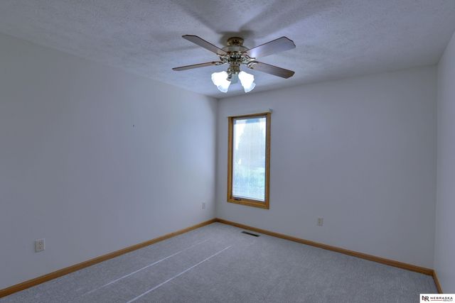 1250 Glenwood Court, Fremont, NE 68025