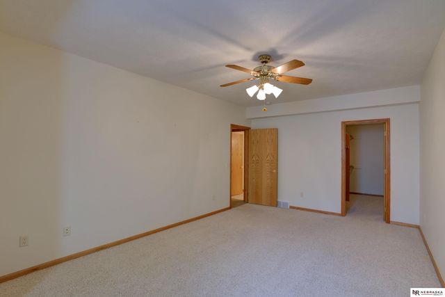 1250 Glenwood Court, Fremont, NE 68025