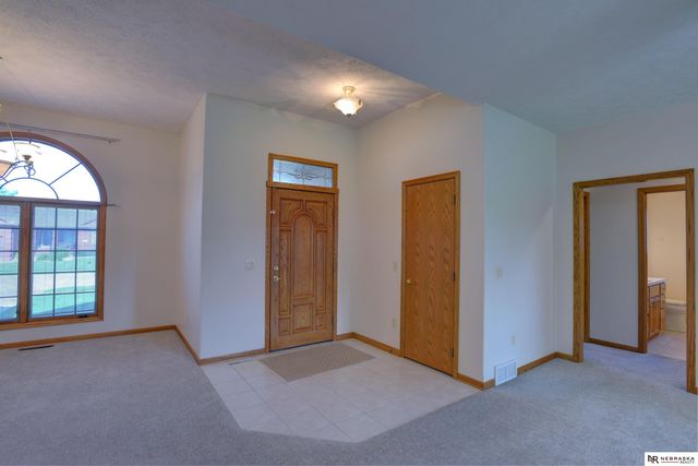 1250 Glenwood Court, Fremont, NE 68025