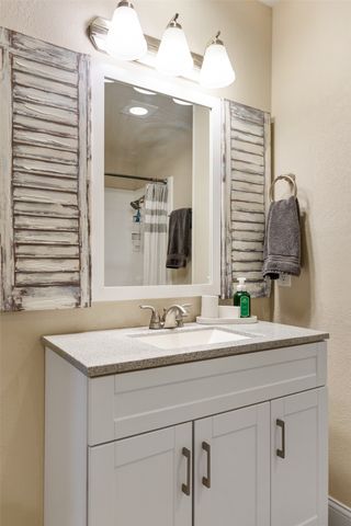 2918 Clover Lane, Euless, TX 76039