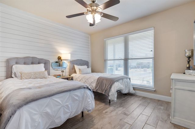 2918 Clover Lane, Euless, TX 76039