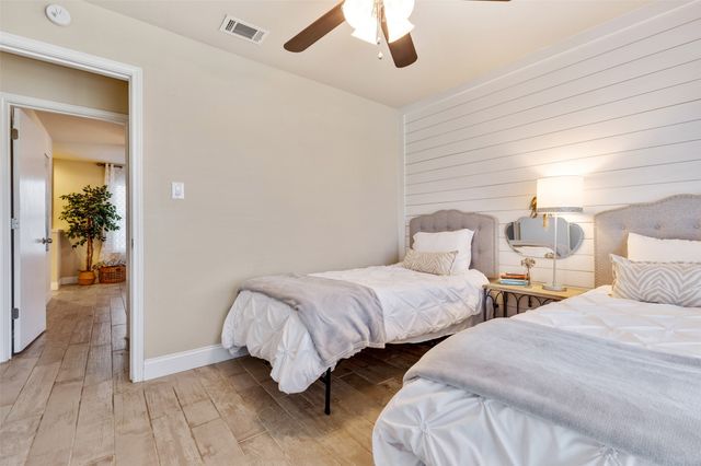 2918 Clover Lane, Euless, TX 76039