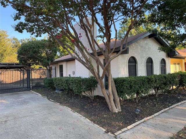 2918 Clover Lane, Euless, TX 76039