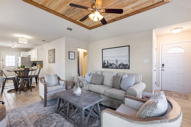 2918 Clover Lane, Euless, TX 76039