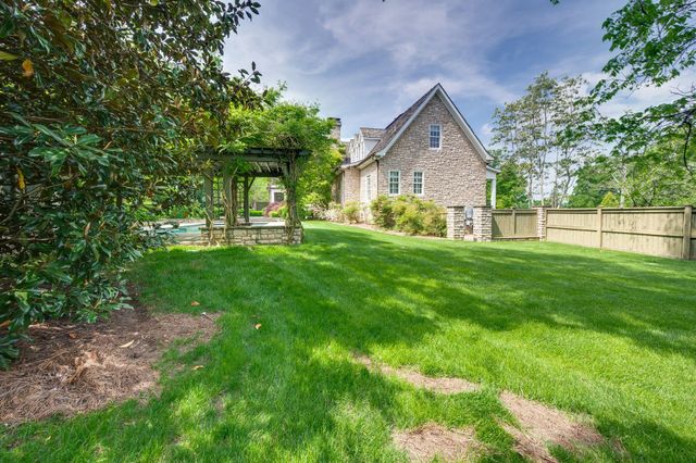 4501 Harpeth Hills Dr, Nashville, TN 37215