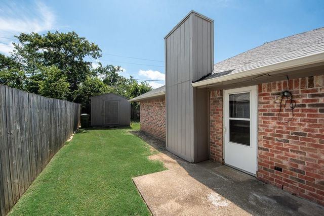6608 Parkview Lane, North Richland Hills, TX 76182