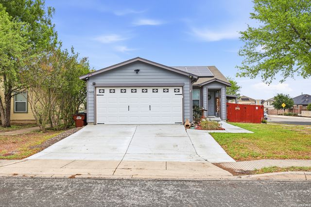 7402 Branching Peak, San Antonio, TX 78244