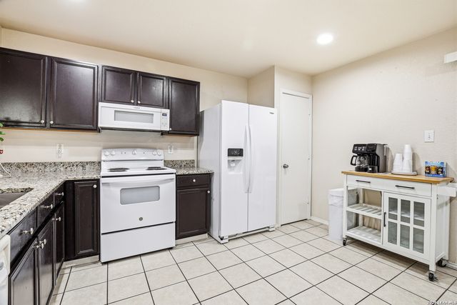 7402 Branching Peak, San Antonio, TX 78244