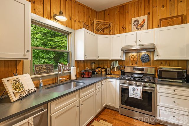 3245 Puncheon Fork Road, Mars Hill, NC 28754