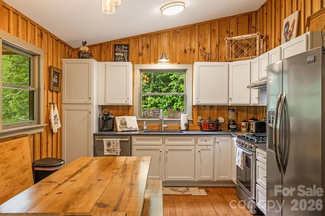 3245 Puncheon Fork Road, Mars Hill, NC 28754