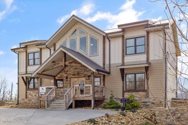 986 Chestnut Drive, Gatlinburg, TN 37738