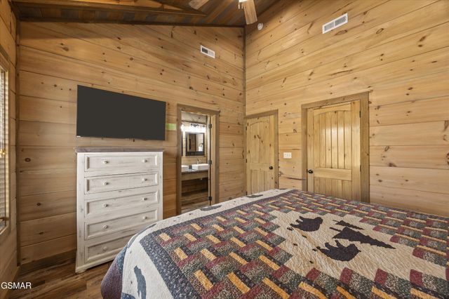 986 Chestnut Drive, Gatlinburg, TN 37738