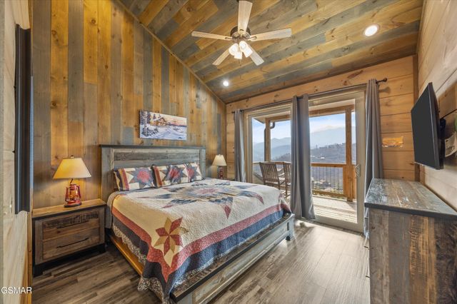 986 Chestnut Drive, Gatlinburg, TN 37738