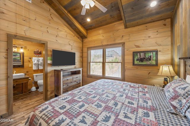 986 Chestnut Drive, Gatlinburg, TN 37738