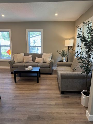 3557 Dupont Avenue N, Minneapolis, MN 55412