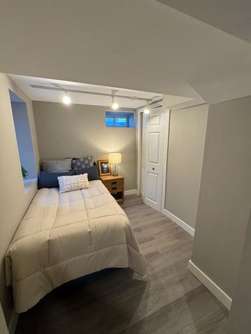 3557 Dupont Avenue N, Minneapolis, MN 55412