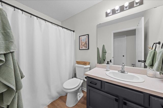 1579 County Road D E K, Maplewood, MN 55109