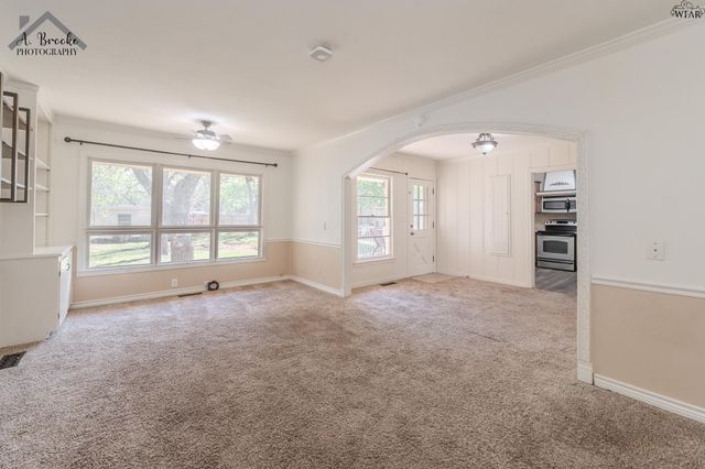 3211 PECKHAM STREET, Wichita Falls, TX 76308