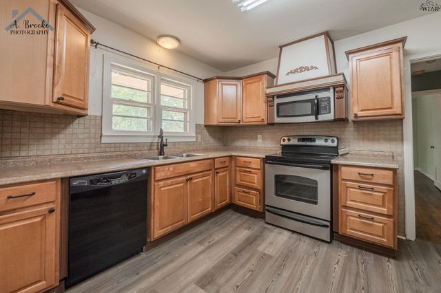 3211 PECKHAM STREET, Wichita Falls, TX 76308